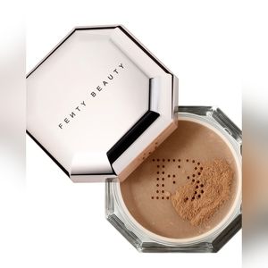 Fenty Beauty by Rihanna Pro Filt'r Instant Retouch Setting Powder in shade Honey